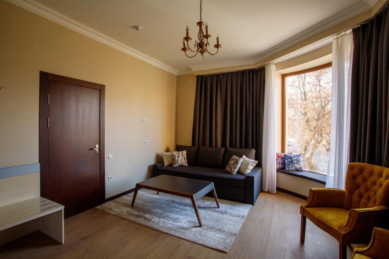 Navruz Hotel Tashkent Esterno foto